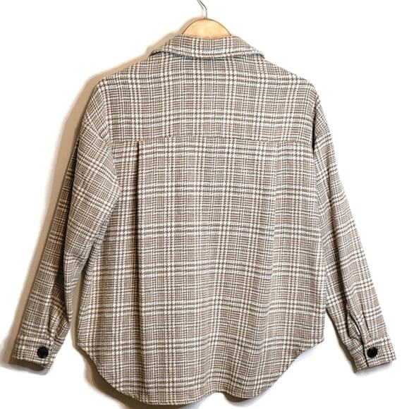 La Miel Plaid Tan Shacket Cozy Casual Fall Layering Button Down Shirt S - Picture 8 of 12